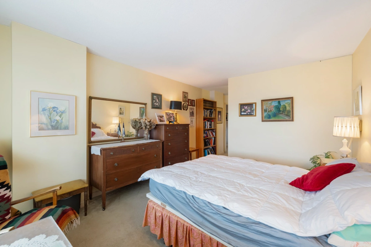 Mudroom Photo of 111 1442 Foster Street, White Rock, BC