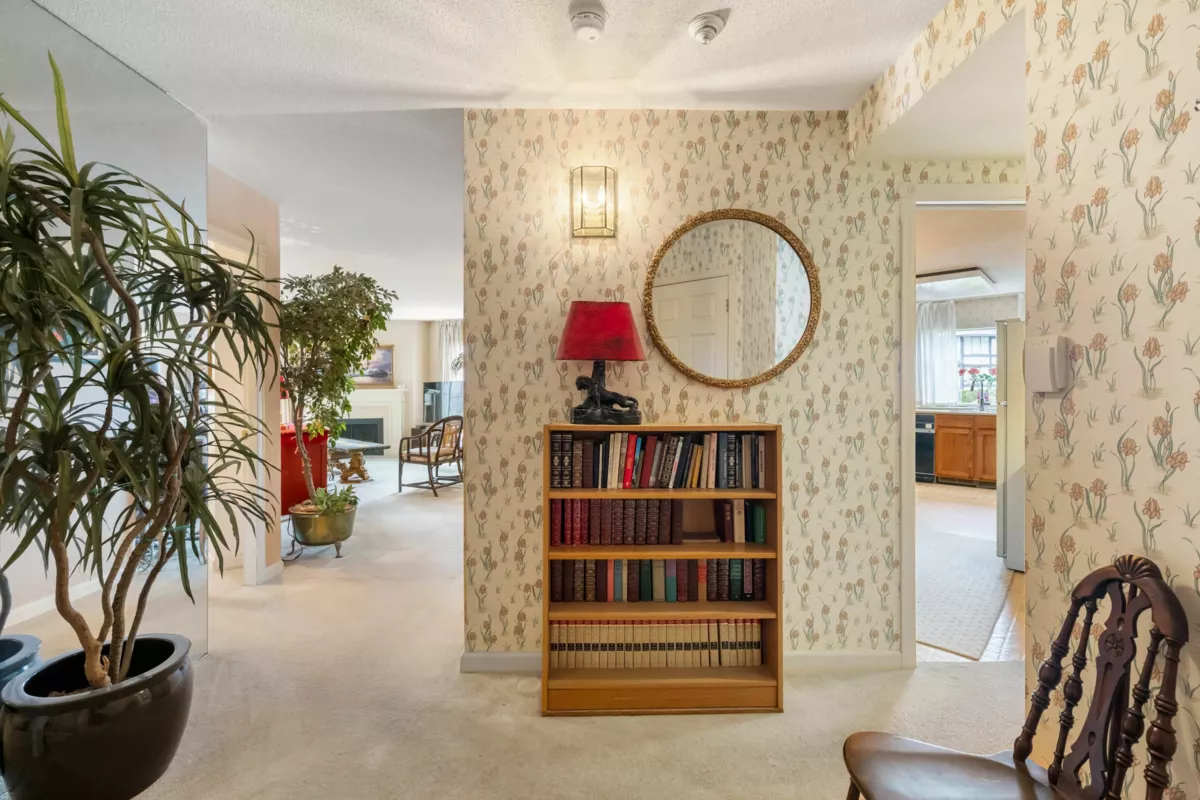 Outdoor Patio Photo of 111 1442 Foster Street, White Rock, BC