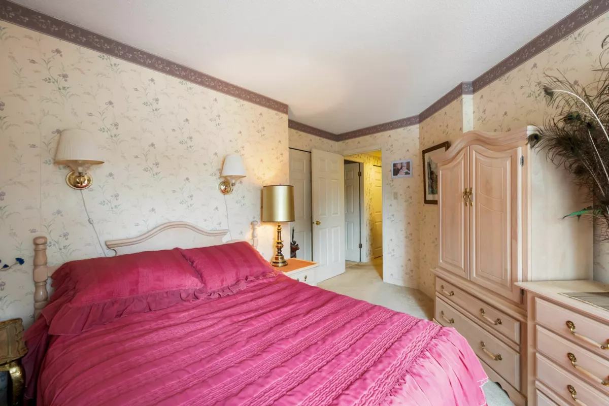 Powder Room Photo of 111 1442 Foster Street, White Rock, BC