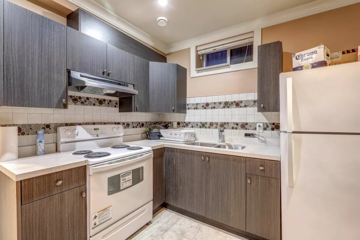 Walk-In Closet Photo of 66 W 44th Avenue, Vancouver, BC