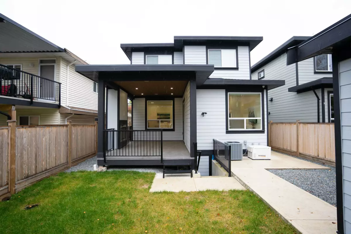 Hallway Photo of 11796 84 Avenue, Delta, BC