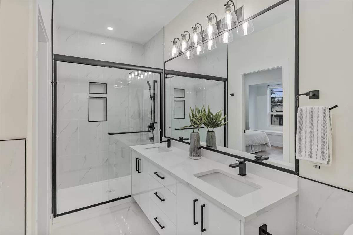 Powder Room Photo of 11796 84 Avenue, Delta, BC