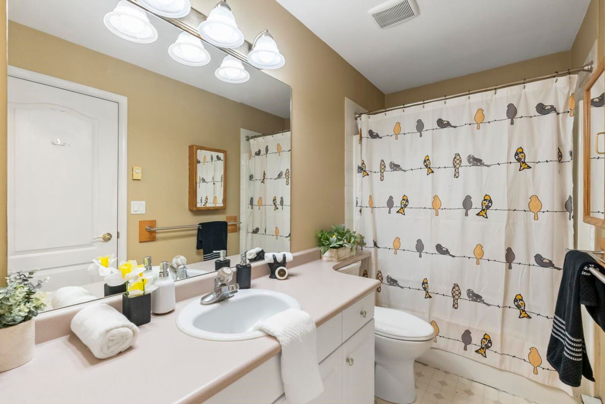 Guest Bathroom Photo of 13 19948 Willoughby Way, Langley, BC