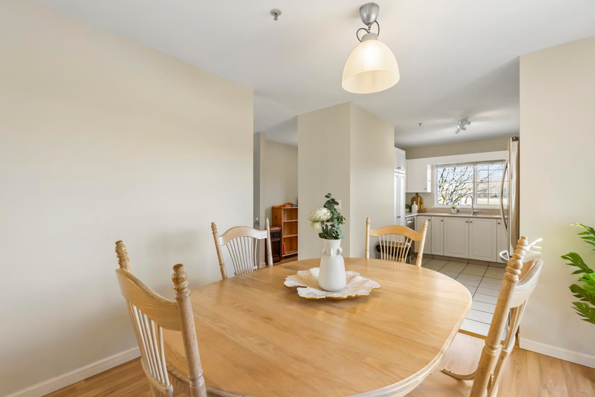 Kitchen Photo of 13 19948 Willoughby Way, Langley, BC