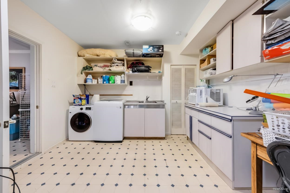 Basement Recreation Room Photo of 749 Carleton Drive, Port Moody, BC