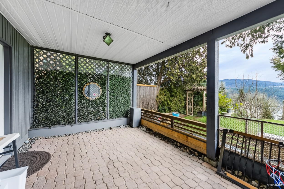 Mudroom Photo of 749 Carleton Drive, Port Moody, BC