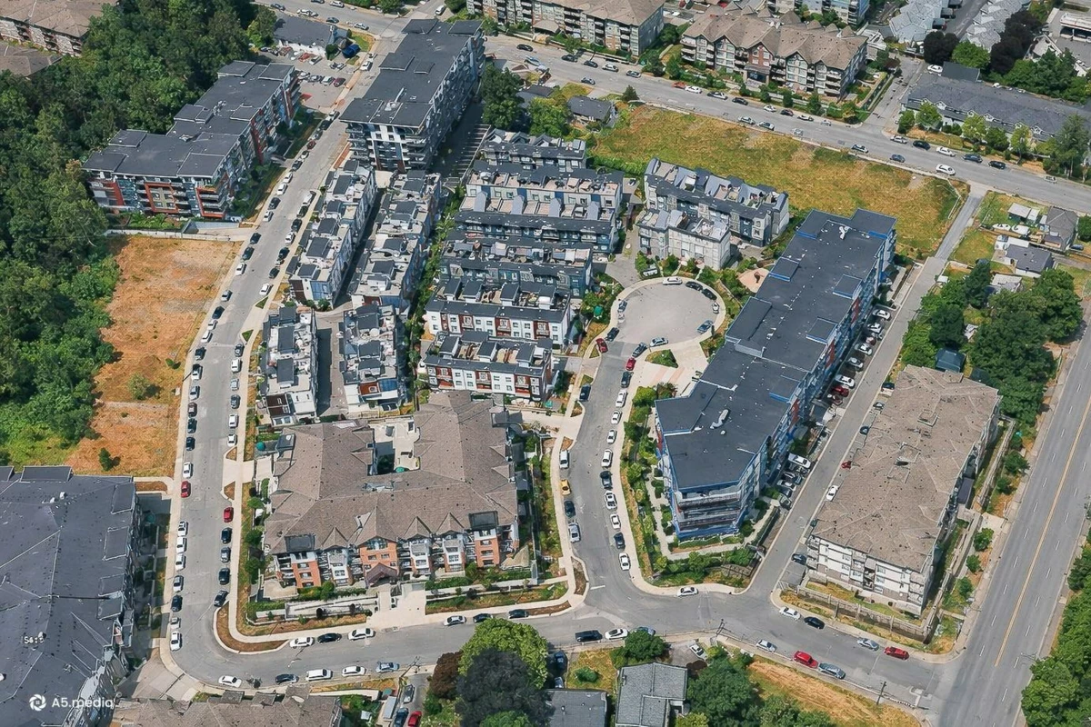 Basement Recreation Room Photo of 11 5515 199a Street, Langley, BC