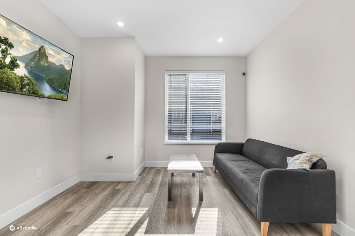 Breakfast Nook Photo of 11 5515 199a Street, Langley, BC