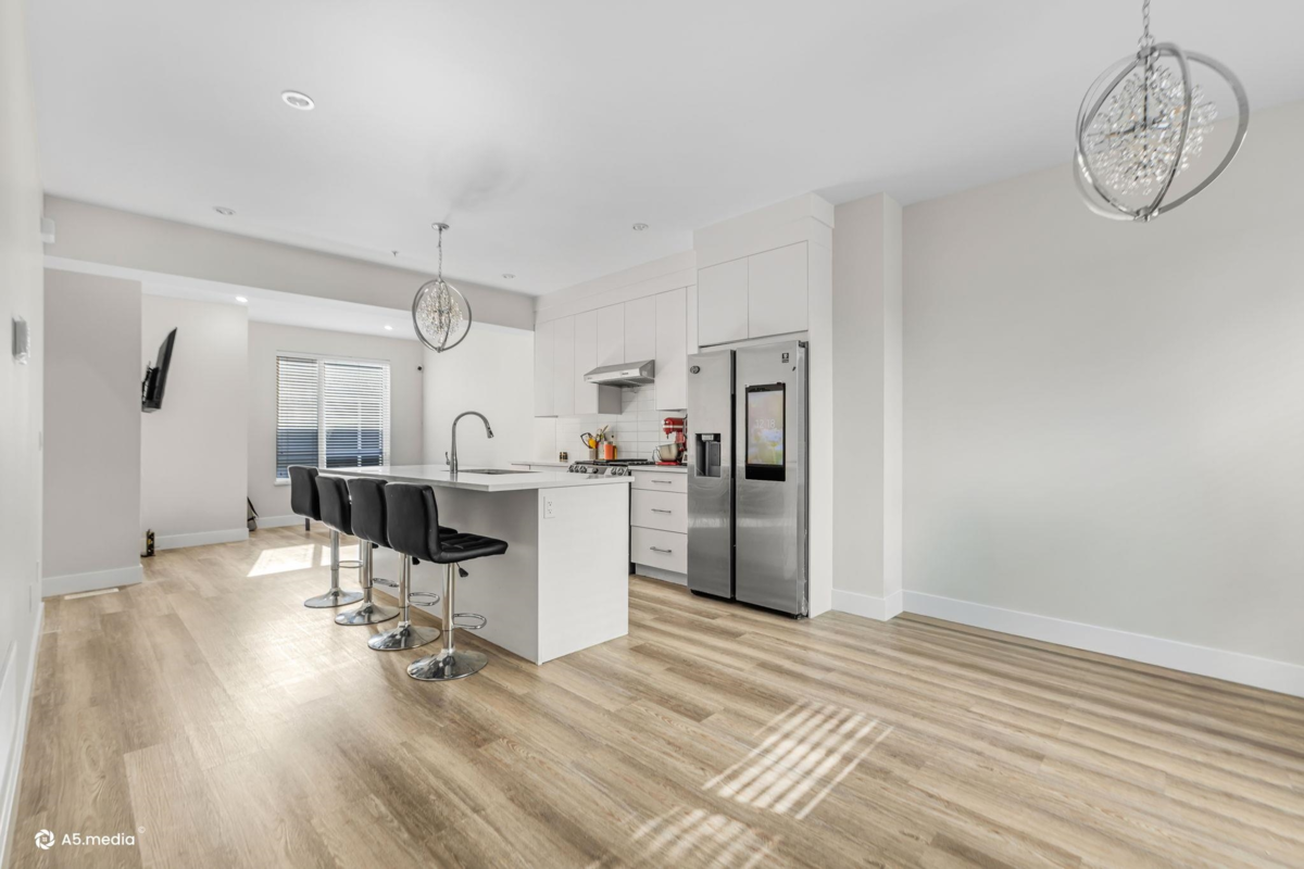 Dining Area Photo of 11 5515 199a Street, Langley, BC