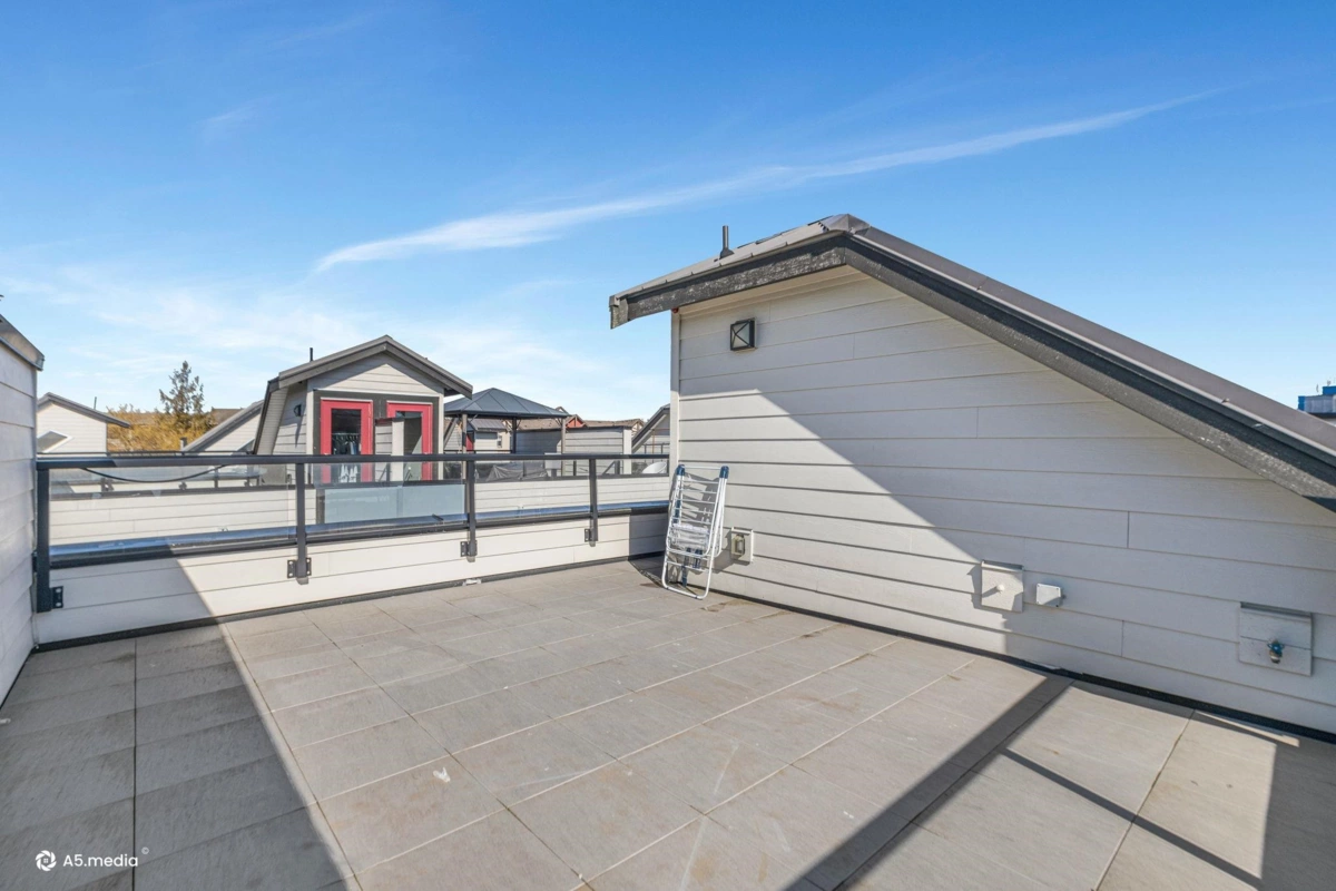 Guest Bathroom Photo of 11 5515 199a Street, Langley, BC