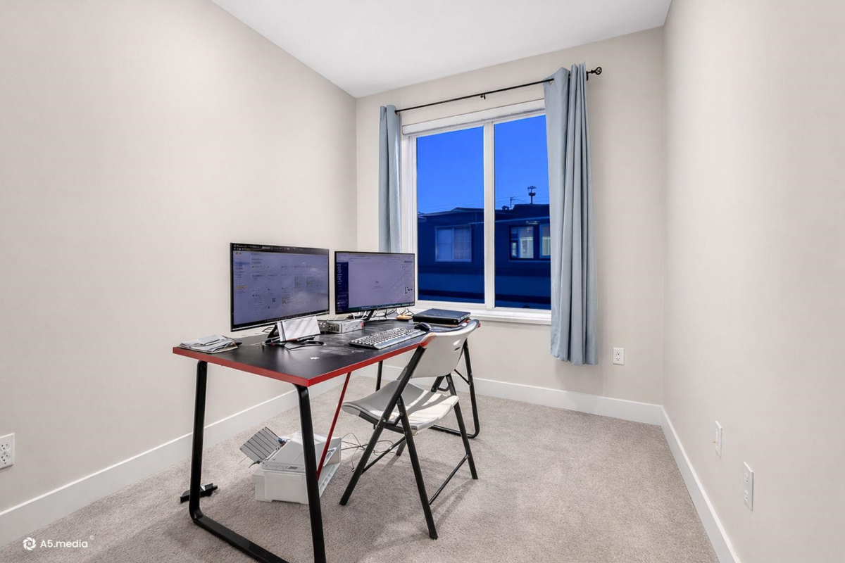 Kitchen Island Photo of 11 5515 199a Street, Langley, BC