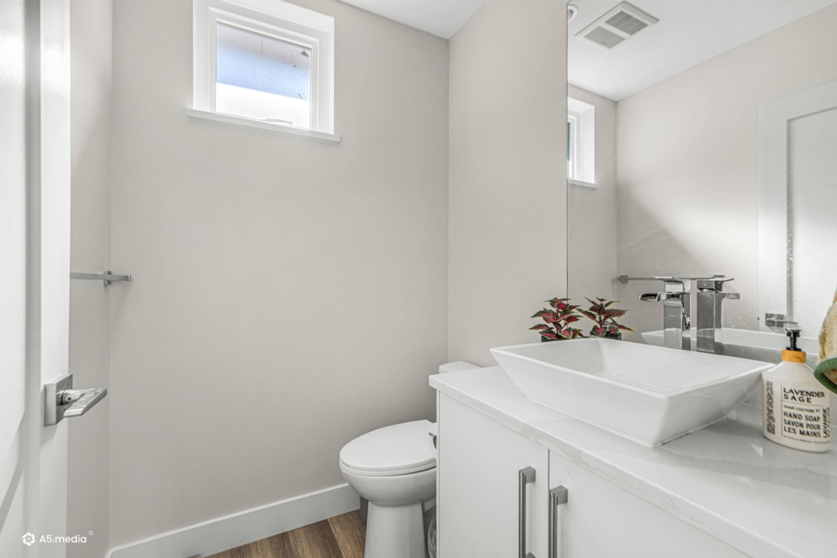 Primary Bathroom Photo of 11 5515 199a Street, Langley, BC