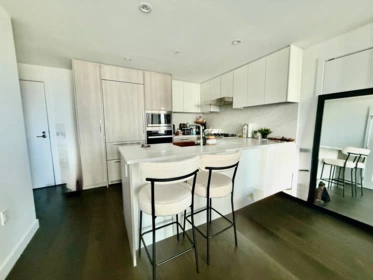 807 3280 Corvette Way, Richmond, BC