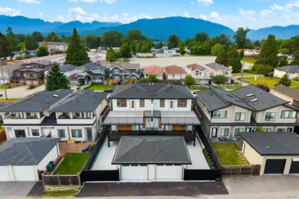 6916 Union Street, Burnaby, BC, Burnaby — Half Duplex for sale