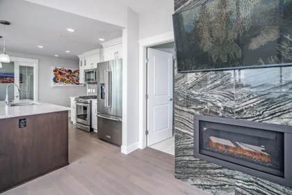 404 2180 Gladwin Road, Abbotsford, BC, Abbotsford — Apartment/Condo for sale