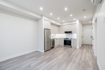 Primary Bathroom Photo of 307 45511 Campus Drive, Chilliwack, BC