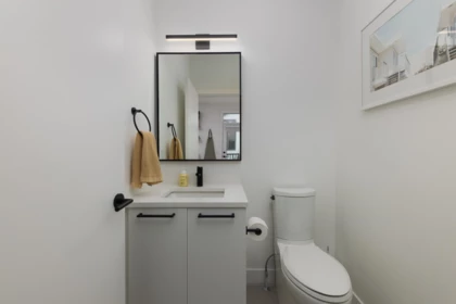 Guest Bathroom Photo of 37995 Helm Way, Squamish, BC