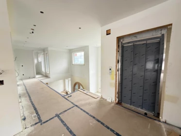 Garage Interior Photo of 13512 14 Avenue, White Rock, BC