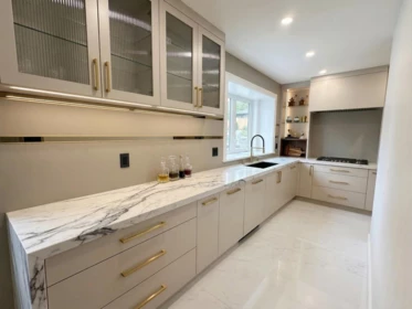 Kitchen Photo of 13512 14 Avenue, White Rock, BC
