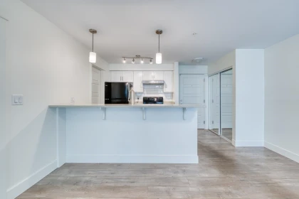 Kitchen Island Photo of 121 30515 Cardinal Avenue, Abbotsford, BC