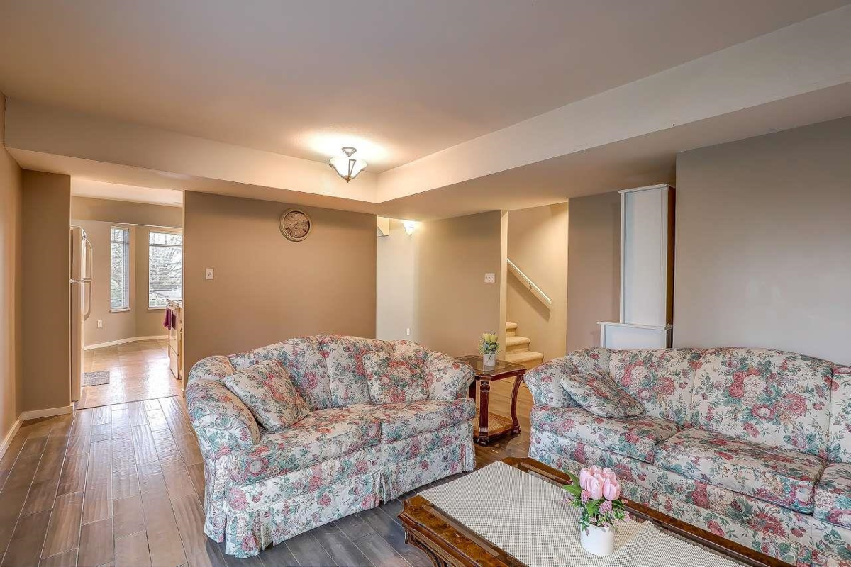 Dining Area Photo of 4 32311 Mcrae Avenue, Mission, BC