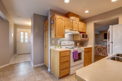 Breakfast Nook Photo of 4 32311 Mcrae Avenue, Mission, BC