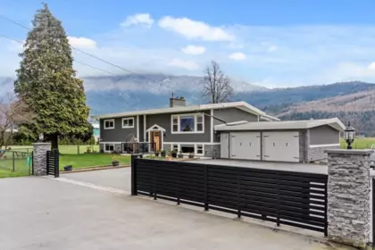 49176 Prairie Central Road, Chilliwack, BC, Chilliwack — Single Family Residence for sale