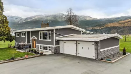 49176 Prairie Central Road, Chilliwack, BC, Chilliwack — Single Family Residence for sale