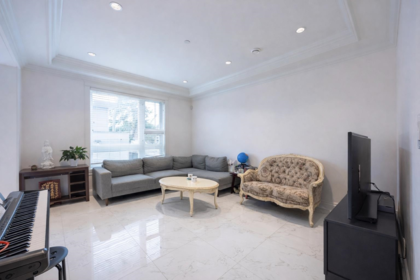 Breakfast Nook Photo of 2118 Waverley Avenue, Vancouver, BC
