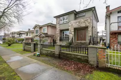2118 Waverley Avenue, Vancouver, BC, Vancouver — Single Family Residence for sale