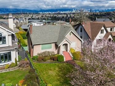 2715 W 31st Avenue, Vancouver, BC, Vancouver — Single Family Residence for sale