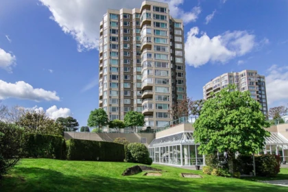 604 3150 Gladwin Road, Abbotsford, BC, Abbotsford — Apartment/Condo for sale