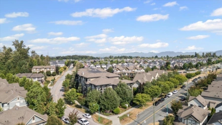 Front Yard Photo of 202 19201 66a Avenue, Surrey, BC