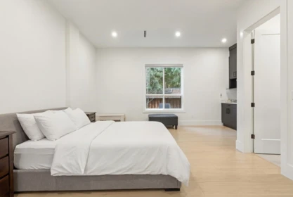 Basement Recreation Room Photo of 13125 14 Avenue, Surrey, BC