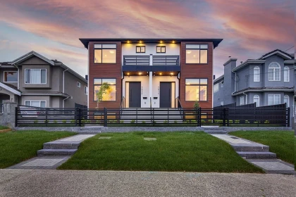 7813 18th Avenue, Burnaby, BC, Burnaby — Half Duplex for sale