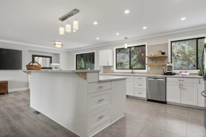 Kitchen Island Photo of 10055 Kenswood Drive, Chilliwack, BC