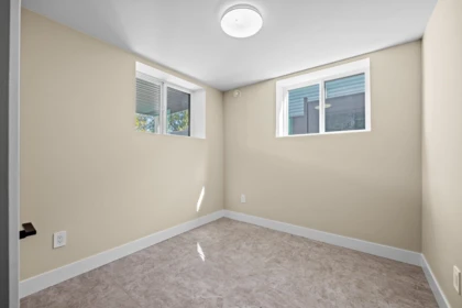 Fitness Center Photo Near 1 5115 Buxton Street, Burnaby, BC
