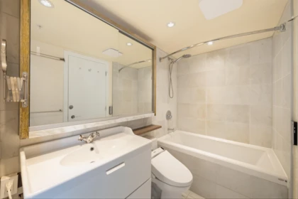 Guest Bathroom Photo of 907 833 Seymour Street, Vancouver, BC