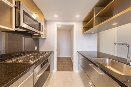 Kitchen Island Photo of 907 833 Seymour Street, Vancouver, BC