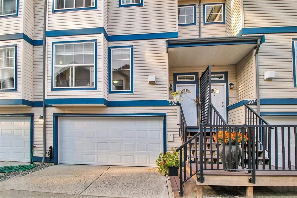 Living Room Photo of 503 9118 149 Street, Surrey, BC