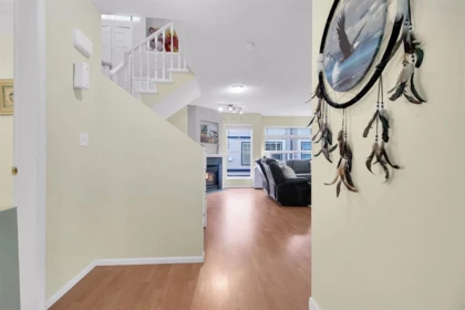 Kitchen Photo of 503 9118 149 Street, Surrey, BC