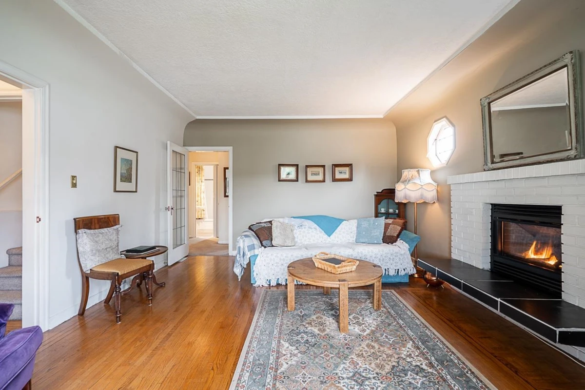 Family Room Photo of 902 Fourth Street, New Westminster, BC
