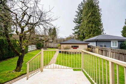 Front Yard Photo of 902 Fourth Street, New Westminster, BC