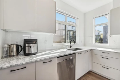 Kitchen Photo of 58 15255 Sitka Drive, Surrey, BC