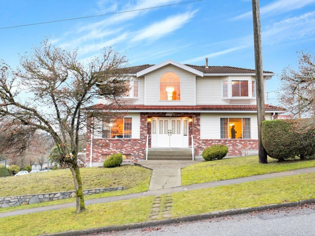 Exterior Rear Photo of 3288 E 5th Avenue, Vancouver, BC