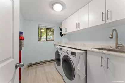 Basement Recreation Room Photo of 8986 146a Street, Surrey, BC
