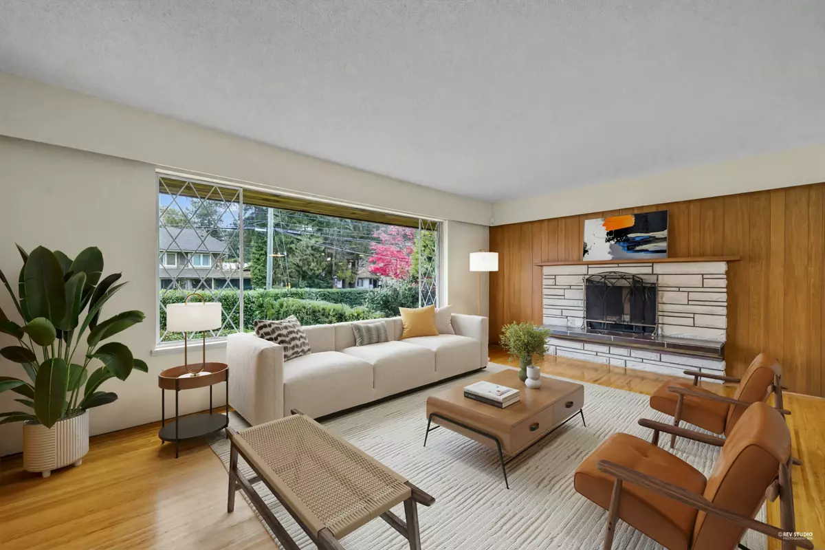 Living Room Photo of 4578 Capilano Road, North Vancouver, BC