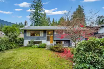 Loft / Bonus Room Photo of 4578 Capilano Road, North Vancouver, BC