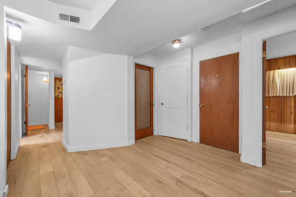 Primary Bathroom Photo of 4578 Capilano Road, North Vancouver, BC