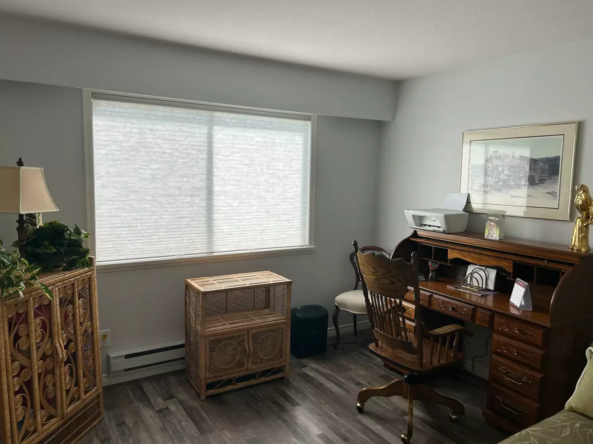 Living Room Photo of 4 32718 Garibaldi Drive, Abbotsford, BC